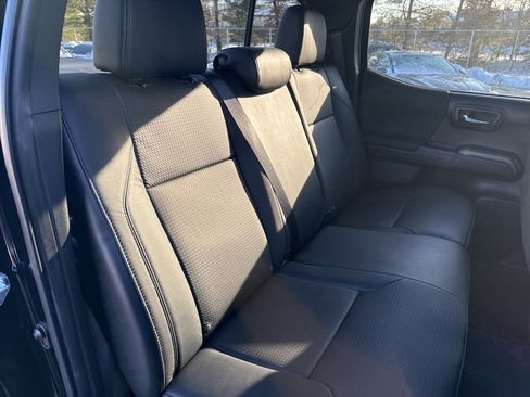 Used 2023 Toyota Tacoma TRD Off-Road image 17