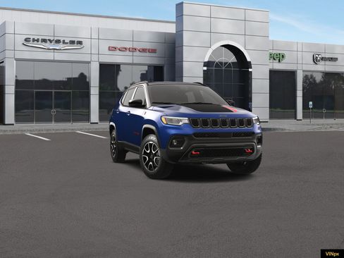 New 2026 Jeep Compass Trailhawk w/ Sun, Sound & Navigation Group AWD/4WD image 16