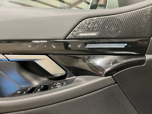 Used 2025 BMW 530i xDrive image 29