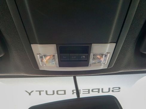 Used 2015 Ford F250 Lariat w/ Lariat Ultimate Package image 32