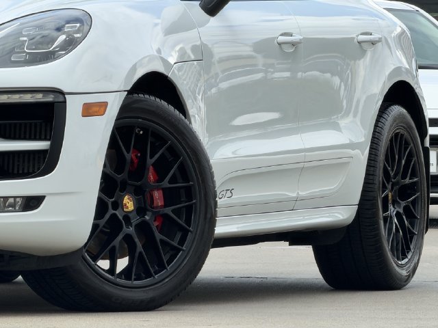 Used 2017 Porsche Macan GTS AWD/4WD image 11