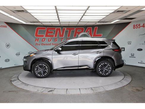 Used 2024 Nissan Rogue Platinum w/ Platinum Premium Package FWD image 4