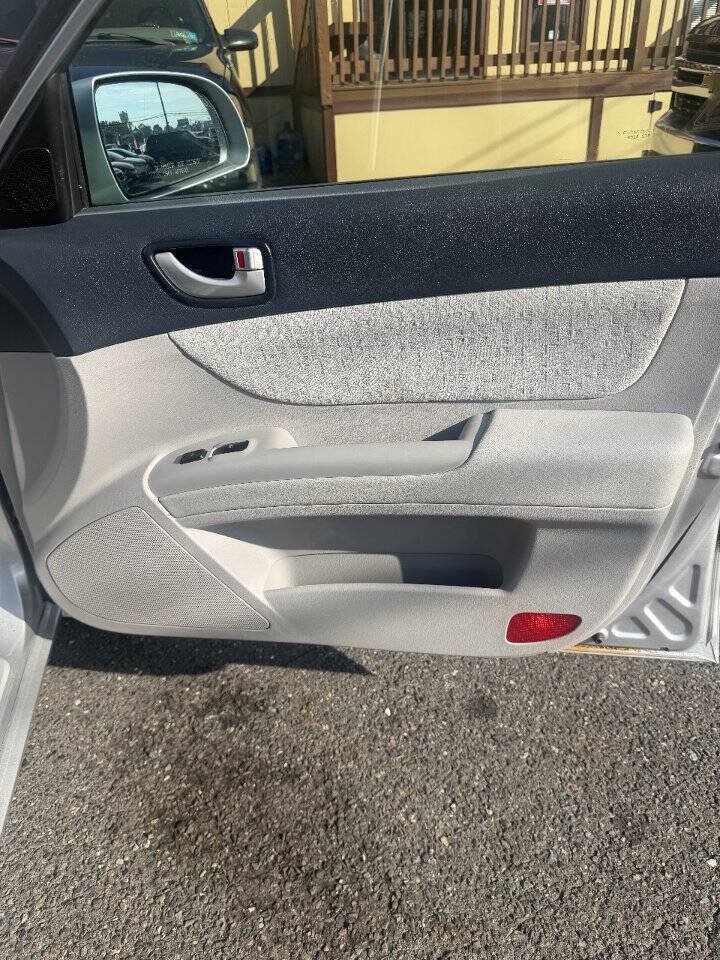 Used 2006 Hyundai Sonata V6 FWD image 4