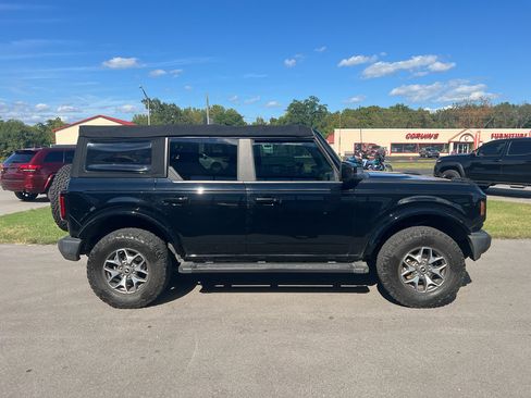 Used 2021 Ford Bronco Outer Banks image 2