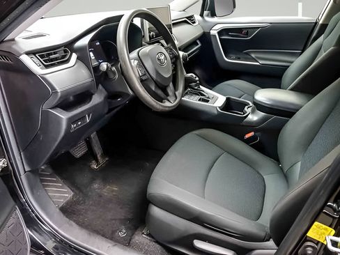 Used 2023 Toyota RAV4 LE AWD/4WD image 9