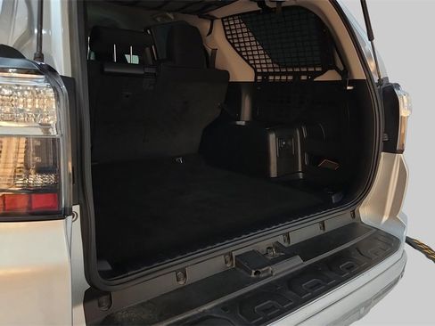 Used 2018 Toyota 4Runner TRD Off-Road image 29