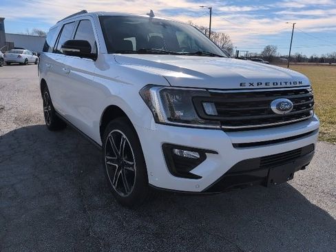 Used 2021 Ford Expedition Limited image 4
