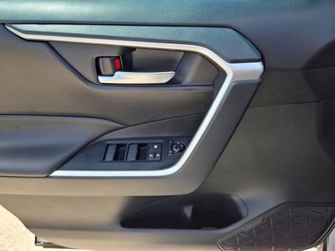 Used 2021 Toyota RAV4 XLE FWD image 14