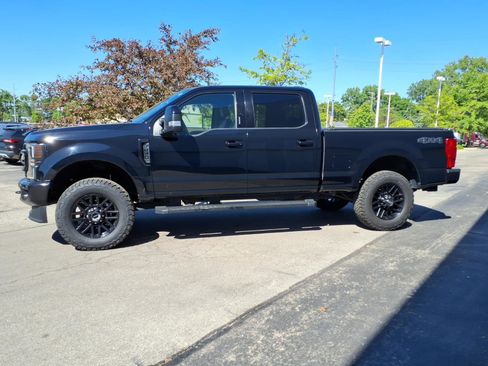 Used 2022 Ford F250 Lariat w/ Black Appearance Package AWD/4WD image 4