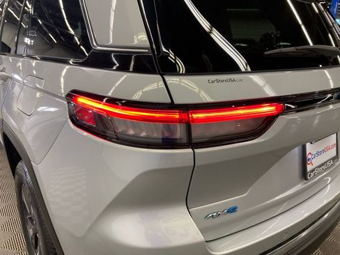 Used 2023 Jeep Grand Cherokee 4WD 4xe image 7