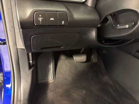 Used 2023 Hyundai Elantra Limited FWD image 14