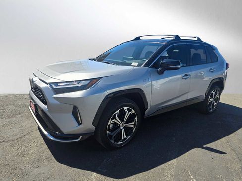 Used 2023 Toyota RAV4 XSE w/ Premium Package AWD/4WD image 7