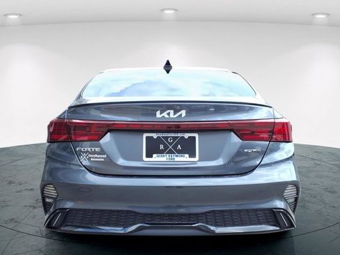 Used 2022 Kia Forte GT-Line w/ GT-Line Technology Package FWD image 6