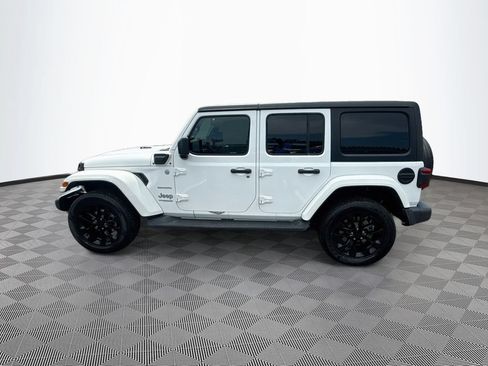 Used 2022 Jeep Wrangler Unlimited Sahara AWD/4WD image 9