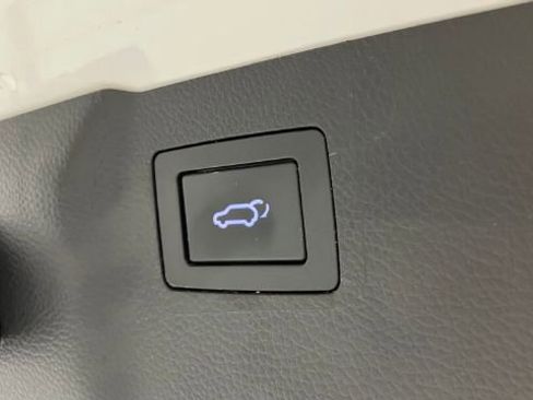 Used 2013 Hyundai Santa Fe Limited w/ Technology Pkg image 53