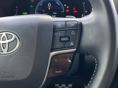 Certified 2025 Toyota Camry SE w/ Convenience Package FWD image 16