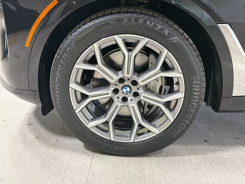 Used 2023 BMW X7 xDrive40i w/ Premium Package AWD/4WD image 41