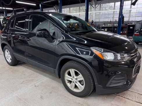 Used 2020 Chevrolet Trax LS w/ Tint and Cruise Package FWD image 6
