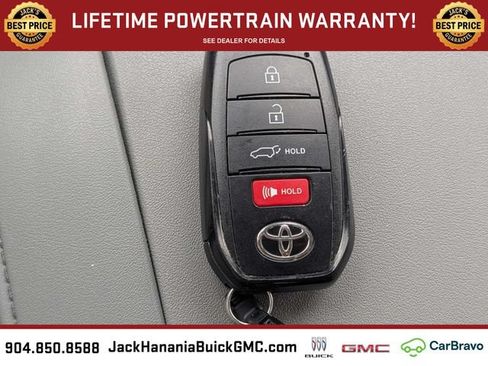 Used 2024 Toyota Highlander XLE AWD/4WD image 33