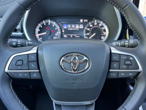 Used 2026 Toyota Highlander XLE AWD/4WD image 27
