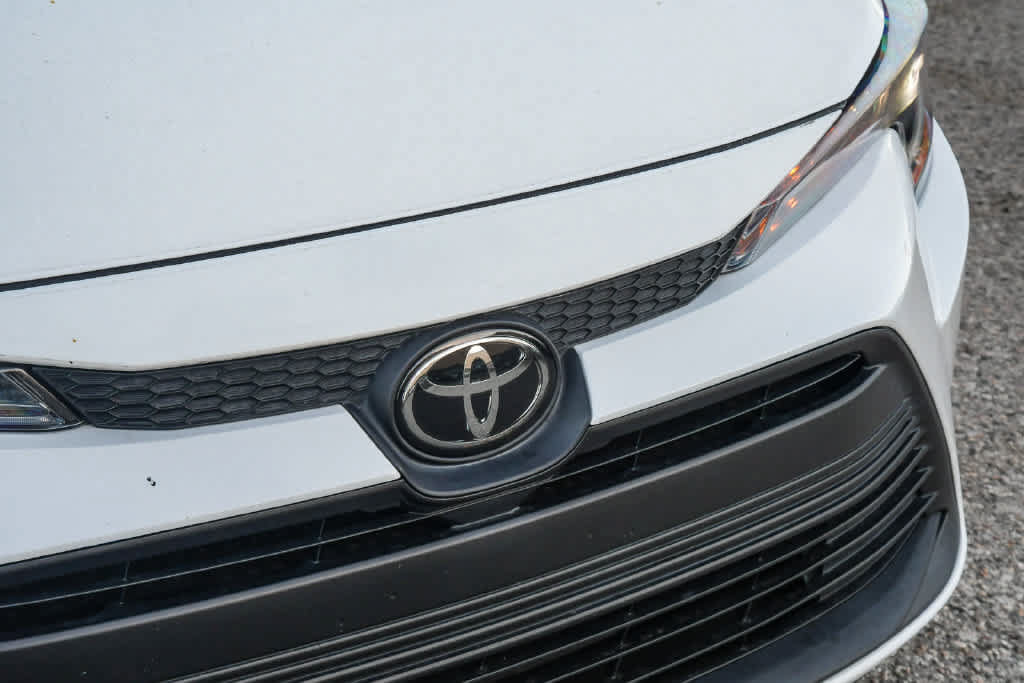 Used 2024 Toyota Corolla LE FWD image 5