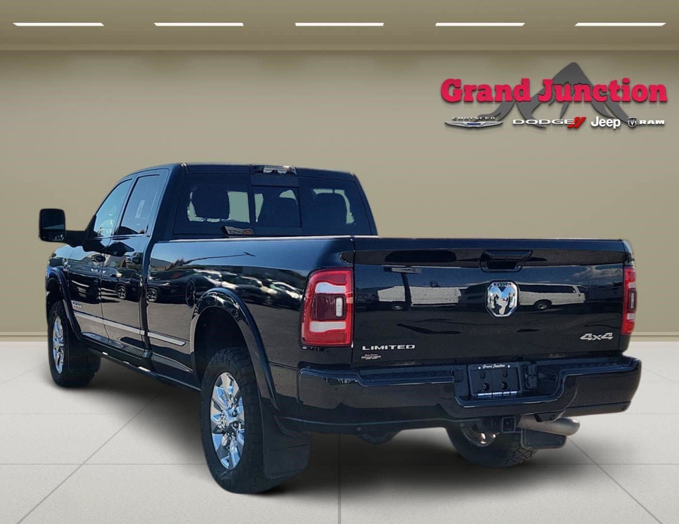 Used 2024 RAM 3500 Limited AWD/4WD image 5