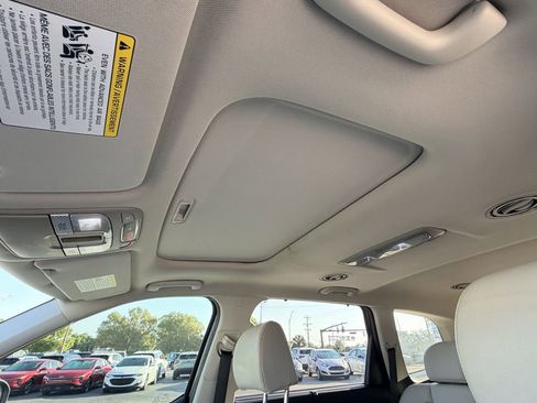 Used 2024 Kia Telluride EX w/ EX Captain's Chair Package image 36