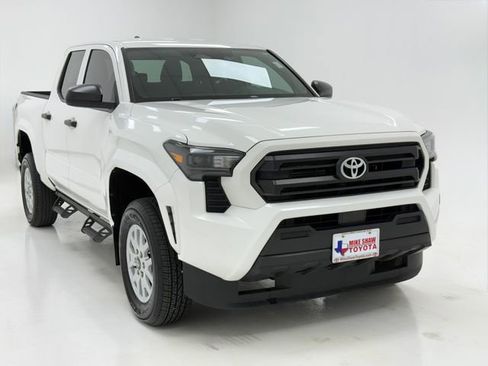 Used 2024 Toyota Tacoma SR image 2