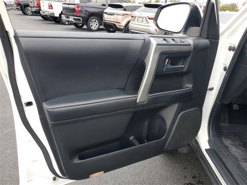 Used 2018 Toyota 4Runner SR5 image 12