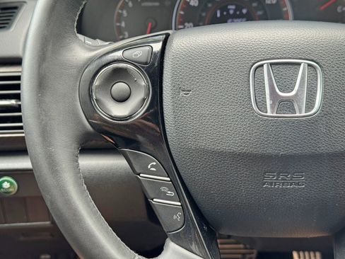 Used 2017 Honda Accord Sport image 19