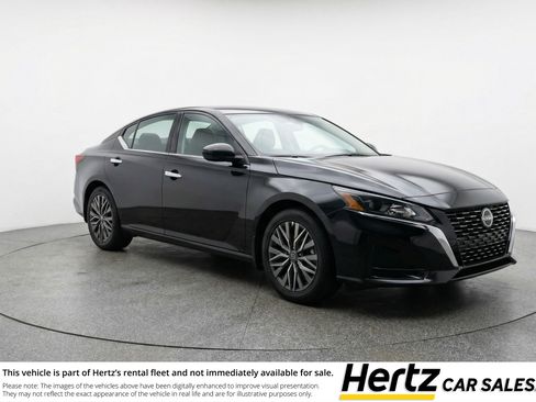 Used 2025 Nissan Altima 2.5 SV FWD image 1