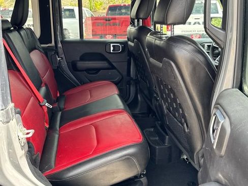 Used 2023 Jeep Wrangler Unlimited Rubicon 4xe AWD/4WD image 16