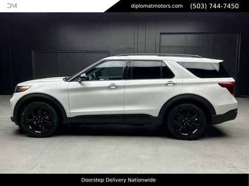 Used 2024 Ford Explorer ST w/ Equipment Group 401A image 3