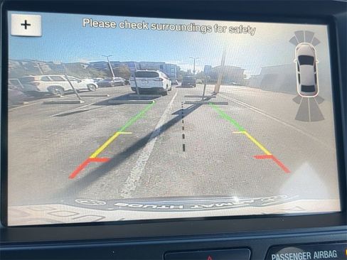 Used 2018 Ford Explorer XLT w/ Equipment Group 202A image 24