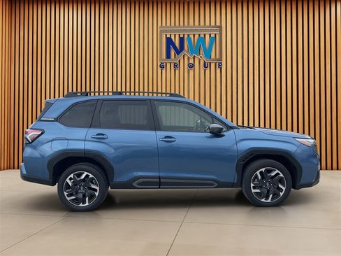 Used 2025 Subaru Forester Limited w/ Popular Package #1 AWD/4WD image 19