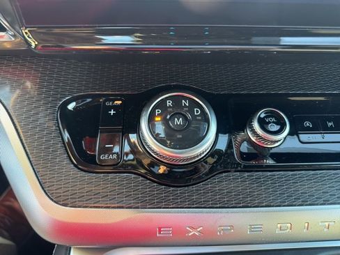 New 2025 Ford Expedition Max Platinum w/ Stealth Performance Package image 37