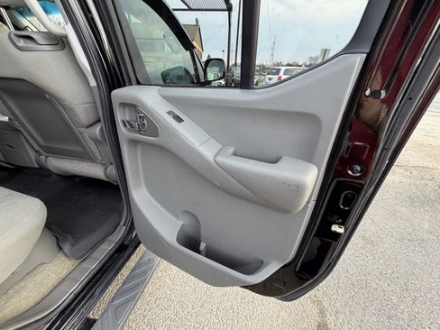 Used 2014 Nissan Frontier SV w/ SV Value Truck Package AWD/4WD image 22