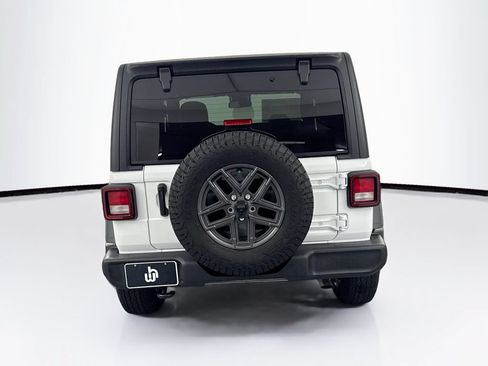 Used 2025 Jeep Wrangler Sport AWD/4WD image 6