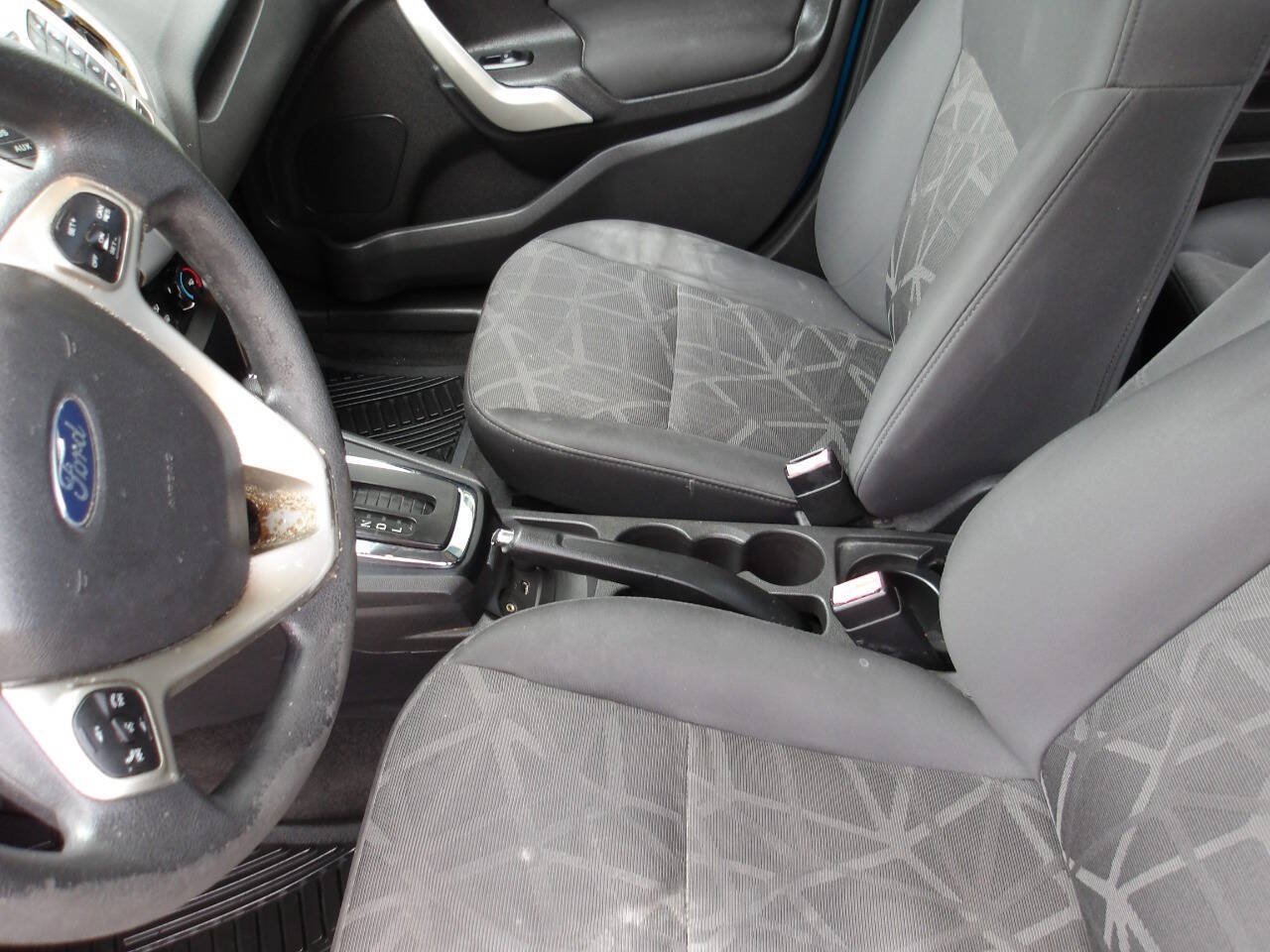 Used 2013 Ford Fiesta SE FWD image 18