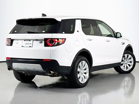 Used 2017 Land Rover Discovery Sport HSE Luxury image 12