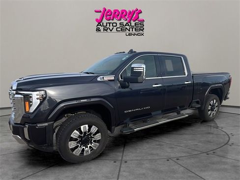 Used 2024 GMC Sierra 3500 Denali w/ Denali Reserve Package image 10