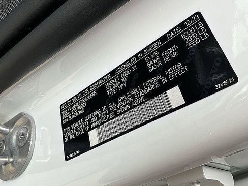 Certified 2024 Volvo XC90 T8 Ultimate w/ Protection Package Premier AWD/4WD image 32