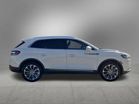 Used 2022 Lincoln Nautilus Reserve image 7