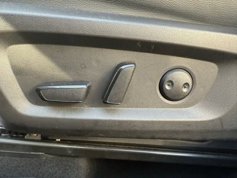 Used 2022 Mitsubishi Outlander SEL image 12