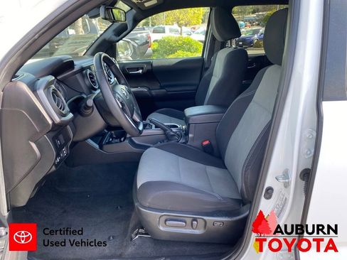 Certified 2022 Toyota Tacoma TRD Off-Road w/ Technology Package AWD/4WD image 33