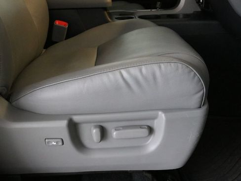Used 2013 Toyota Sequoia SR5 AWD/4WD image 44