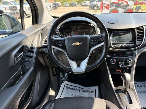 Used 2019 Chevrolet Trax LT w/ Driver Confidence Package AWD/4WD image 15
