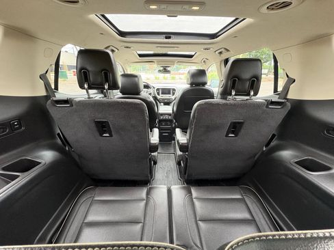 Used 2019 GMC Acadia Denali w/ Technology Package AWD/4WD image 30