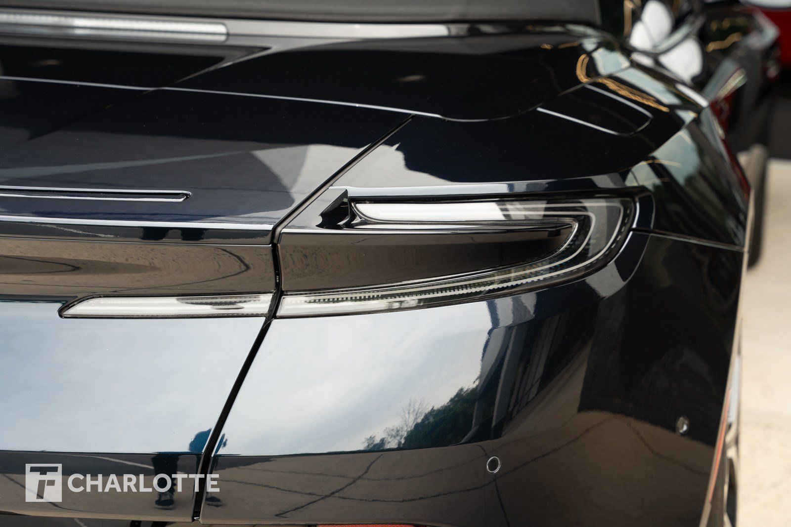 Used 2019 Aston Martin DB11 Volante RWD image 17