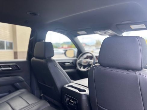 Used 2025 Chevrolet Tahoe LT AWD/4WD image 18